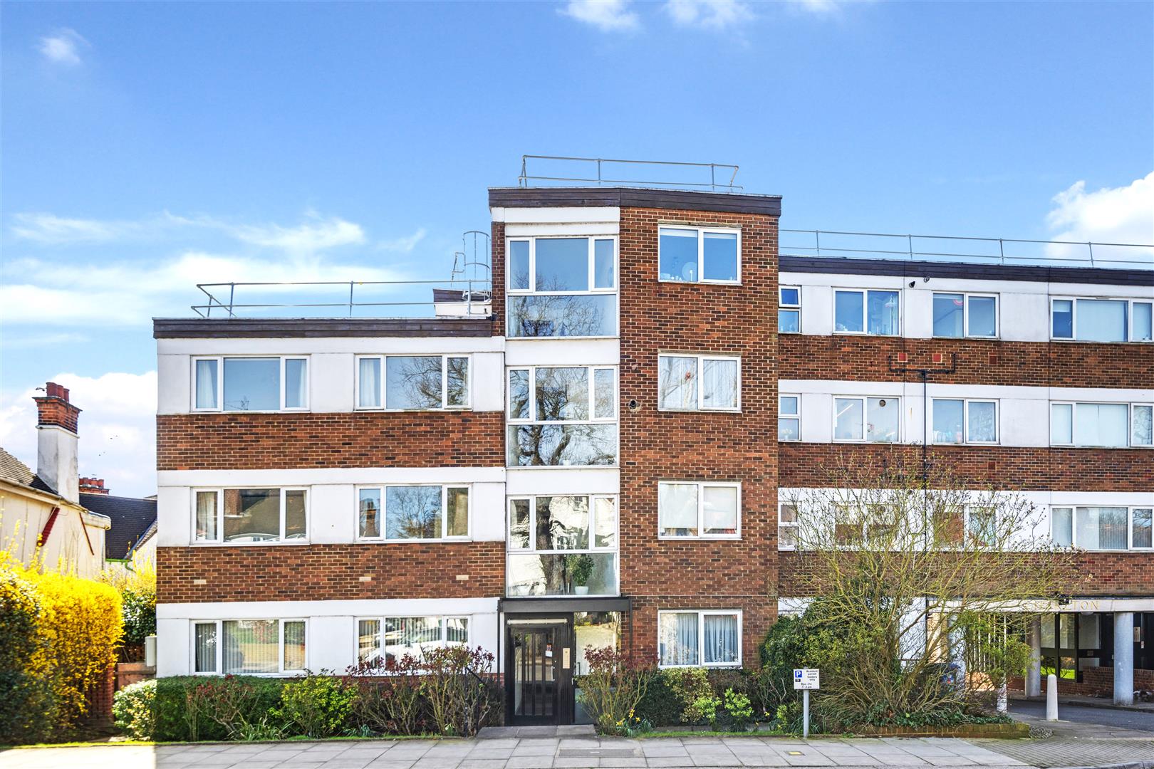 Temple Fortune Lane, London Absolute Property